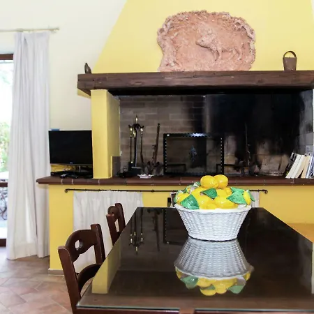 Authentic And Tasteful With Swimming Pool, Spacious Garden, Near The Sea *