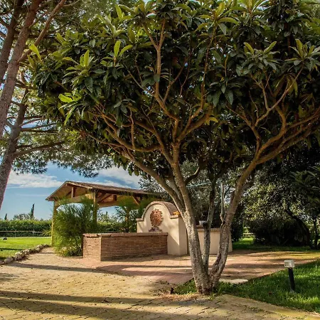 Authentic And Tasteful With Swimming Pool, Spacious Garden, Near The Sea *