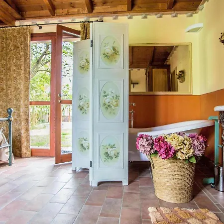 Villa Authentic And Tasteful With Swimming Pool, Spacious Garden, Near The Sea